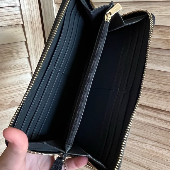 COACH Bi-fold Wallet - Picture 3 of 3